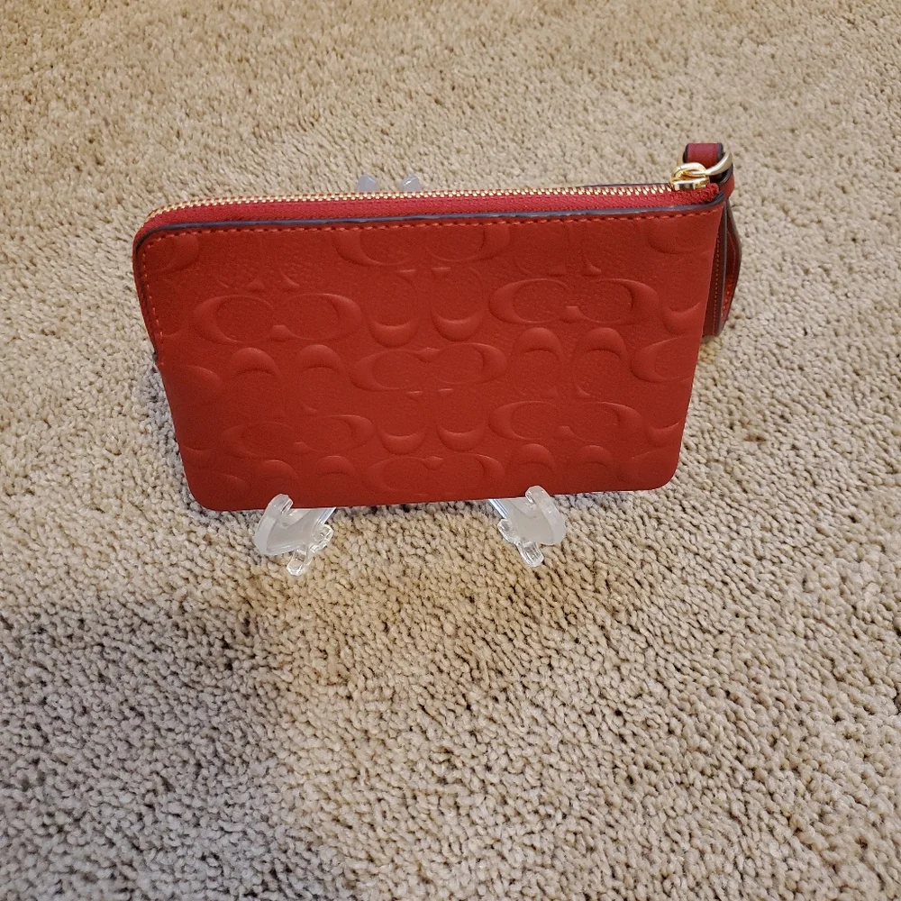 NWOT Coach wristlet with embossing - Picture 2 of 6